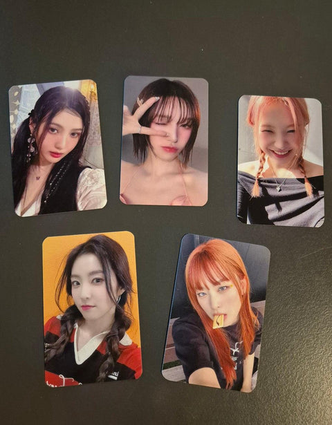 Red Velvet "Cosmic" - Apple Music Pre-order Benefit Photocard
