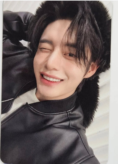 ZEROBASEONE "𝗕𝗟𝗨𝗘 𝗣𝗔𝗥𝗔𝗗𝗜𝗦𝗘" The 5th Mini Album - Apple Music Pre-Order Benefit Photocard